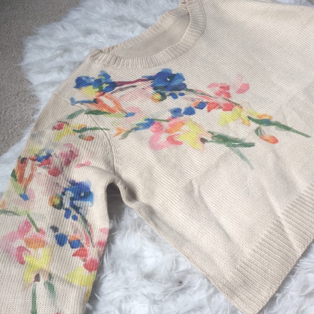 🌸HOST PICK🌸 Cropped Floral Design Sweater - Picture 2 of 3